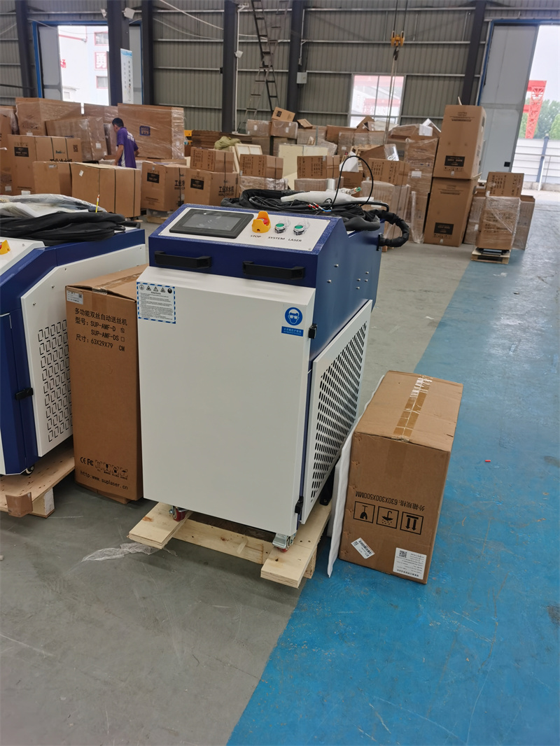 Industrial Laser Paint Removal - 6000W Hochleistungs-Kontinuierliche Laserreinigungsmaschine für Industrielle Edelstahl-